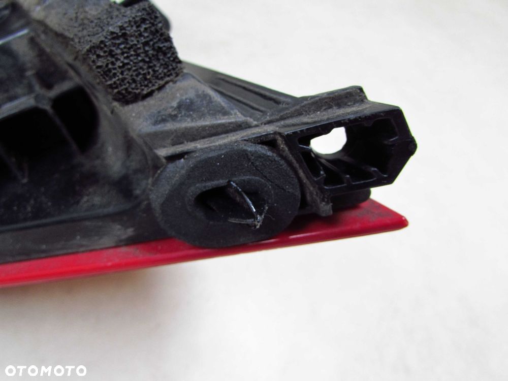 VOLVO V60 10- LAMPA TYL PRAWA 31214964 - 9