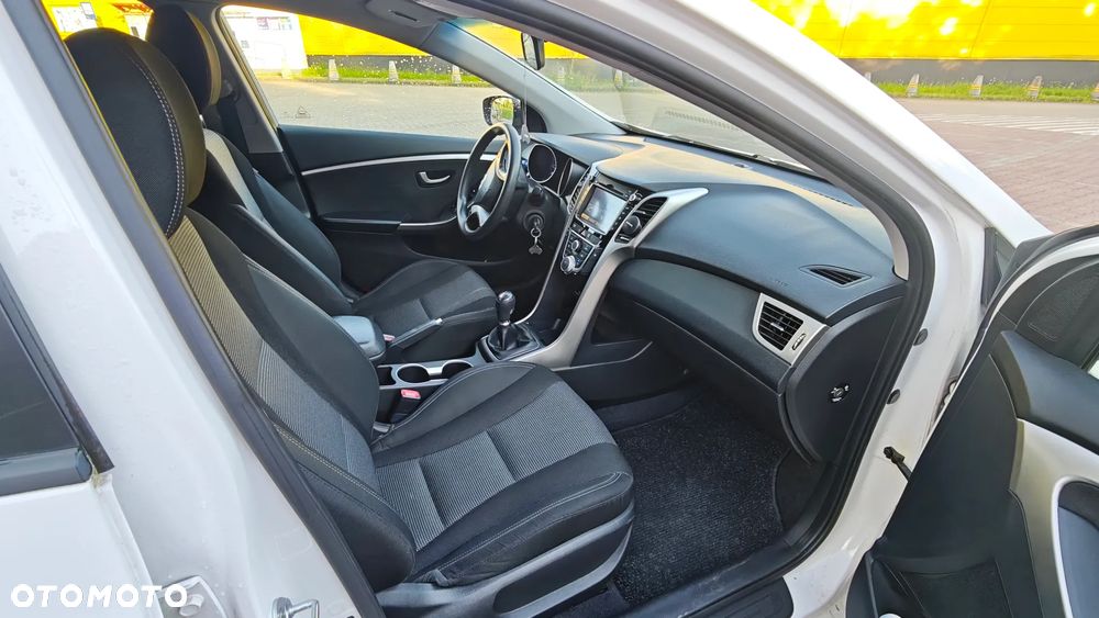 Hyundai i30 1.6 CRDi BlueDrive Comfort - 16