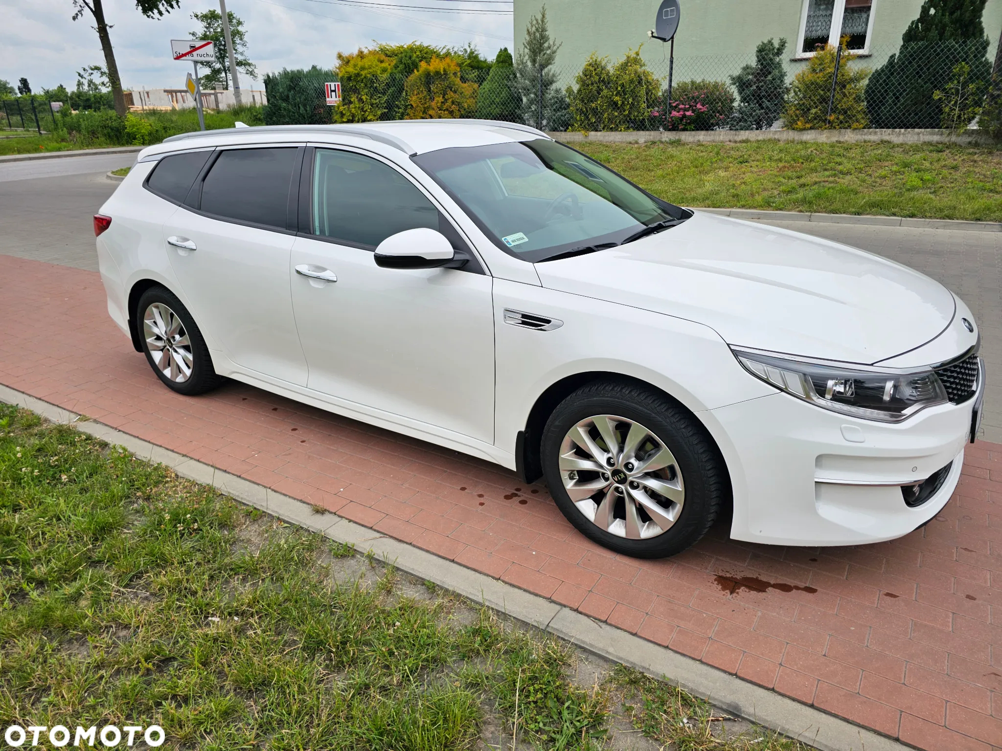 Kia Optima 2.0 L - 3