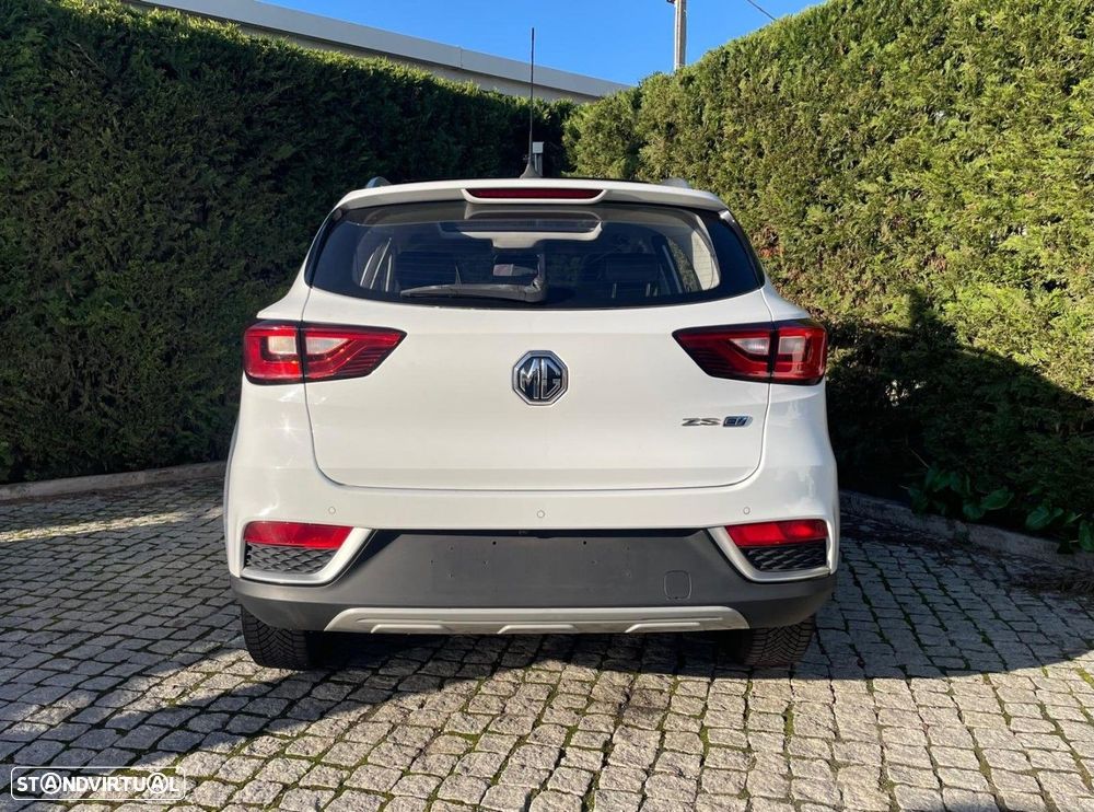 MG ZS EV 44.5 kWh Luxury - 11