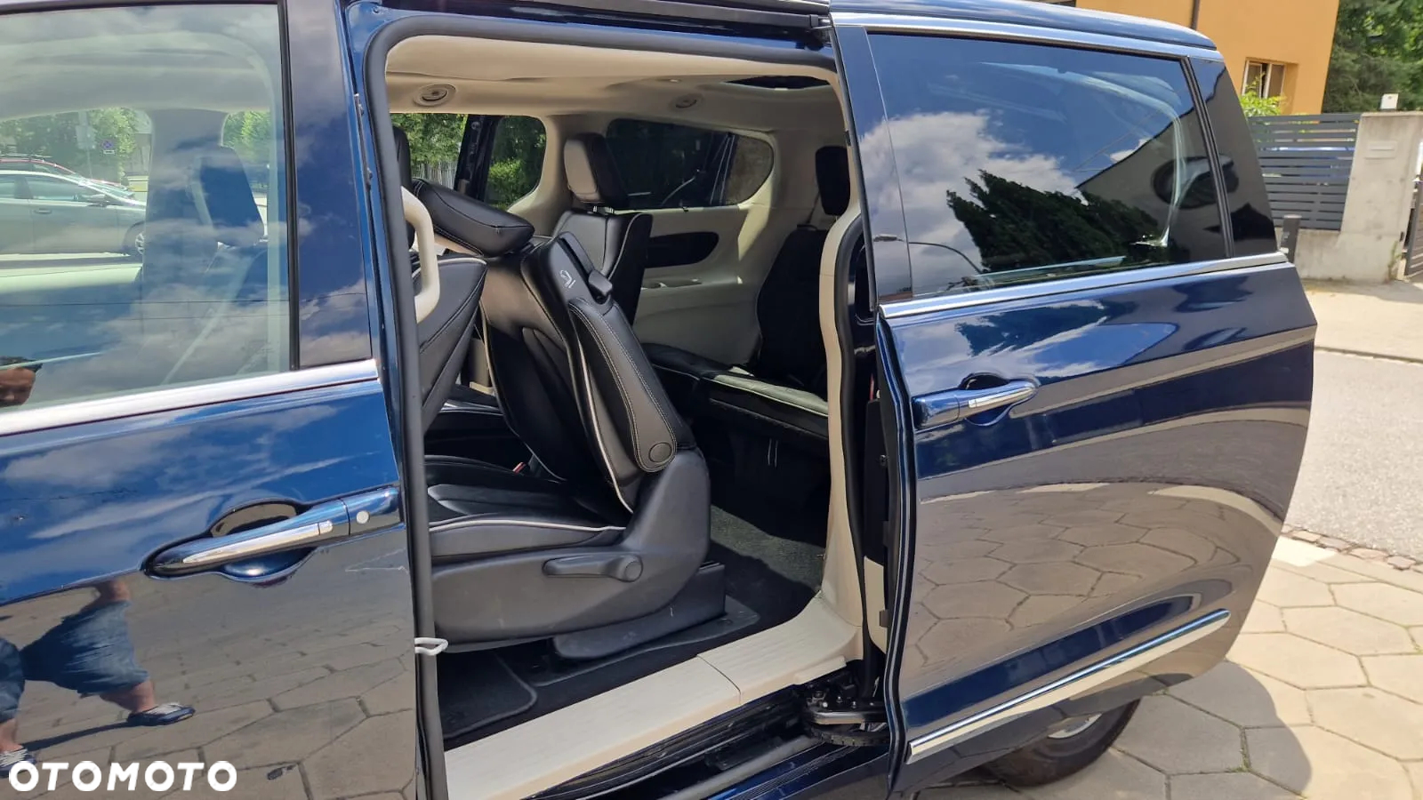 Chrysler Pacifica - 11