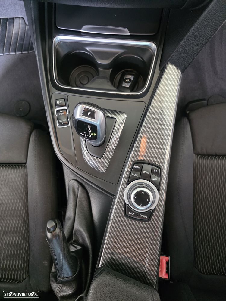 BMW 320 i Pack M Auto - 16