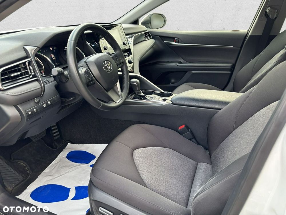 Toyota Camry - 12