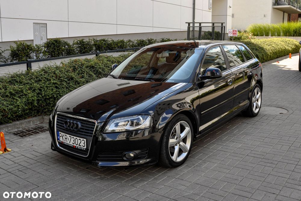 Audi A3 Sportback - 1