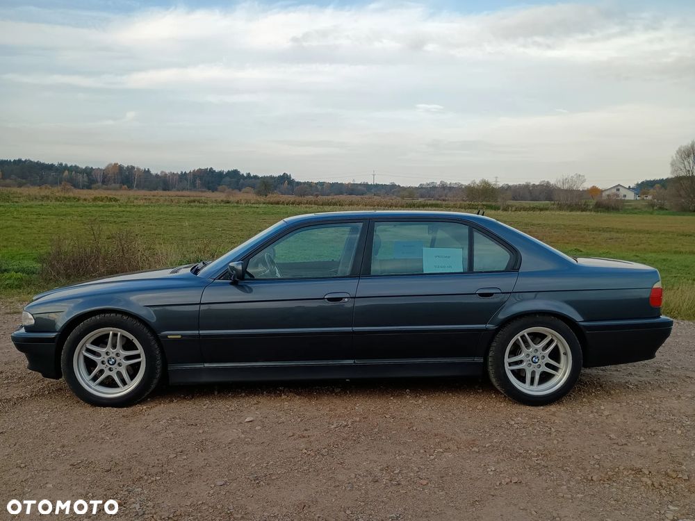 BMW Seria 7 740iL - 4