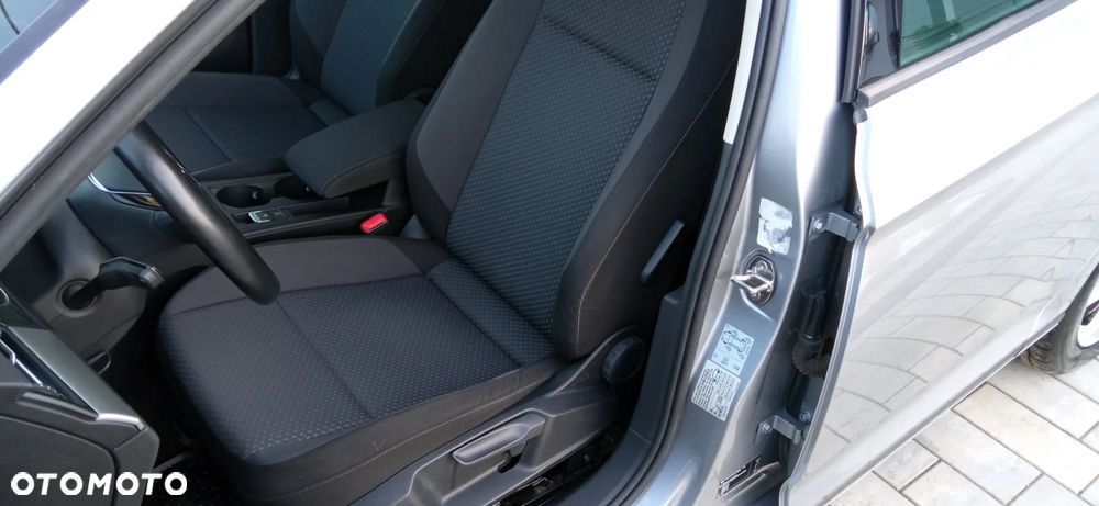 Volkswagen Passat - 15