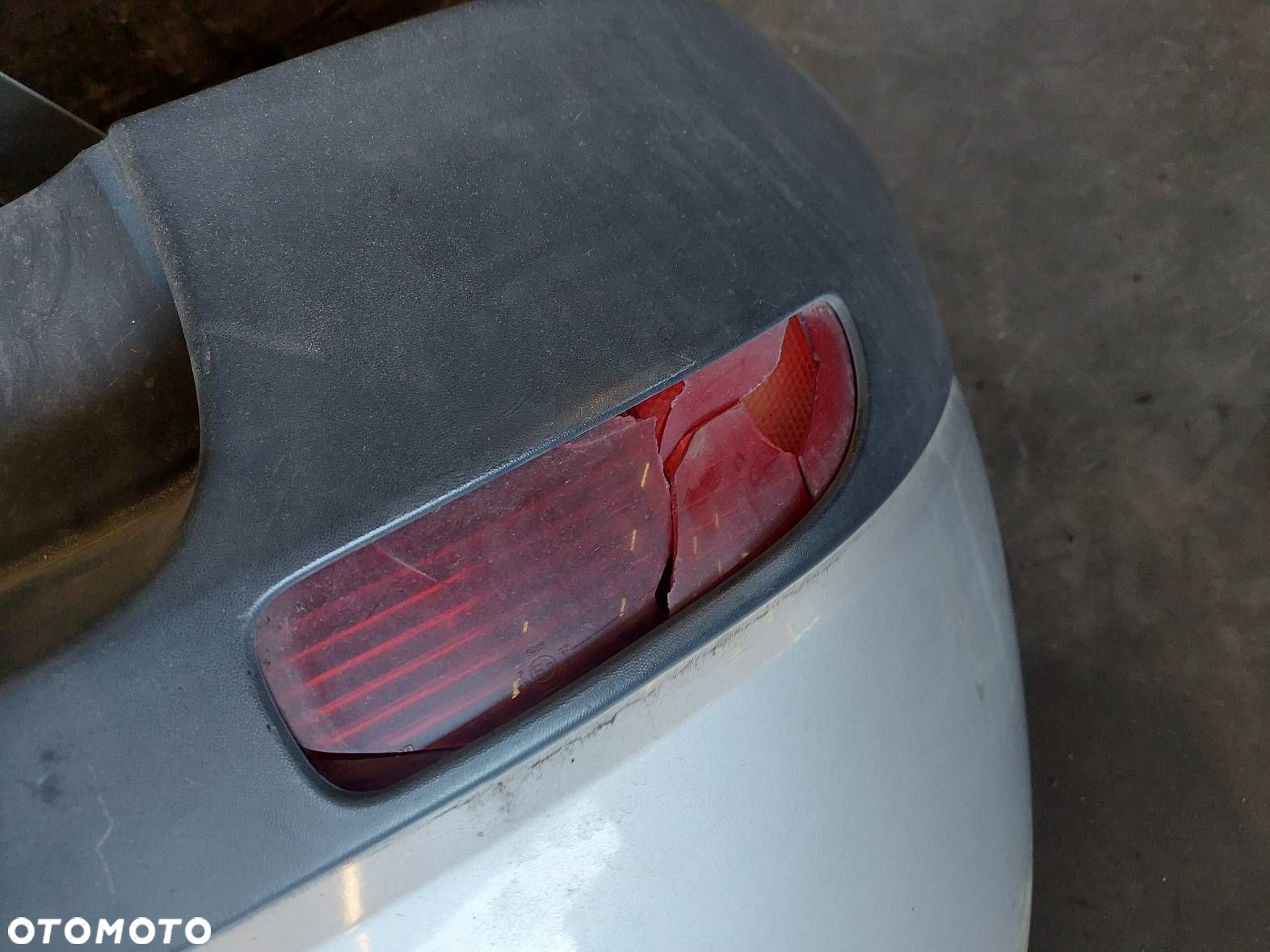 KOMPLETNY TYŁ KLAPA BAGAŻNIKA ZDERZAK TYŁ LAMPY OPEL CORSA C 5D Z157 - 8