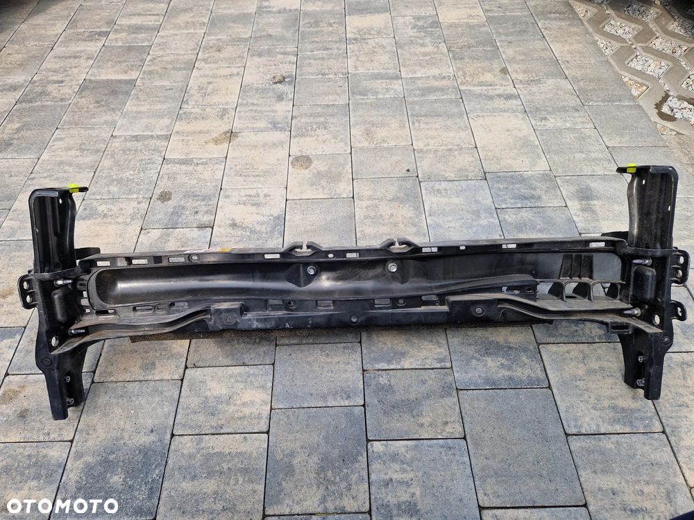 Pas przedni górny Yaris Cross - 2