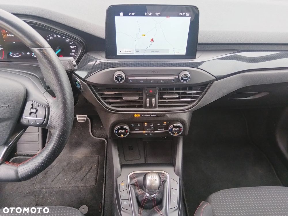 Ford Focus 1.5 EcoBlue Start-Stopp-System ST-LINE - 24