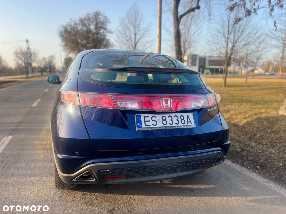 Honda Civic 1.8 Comfort - 3