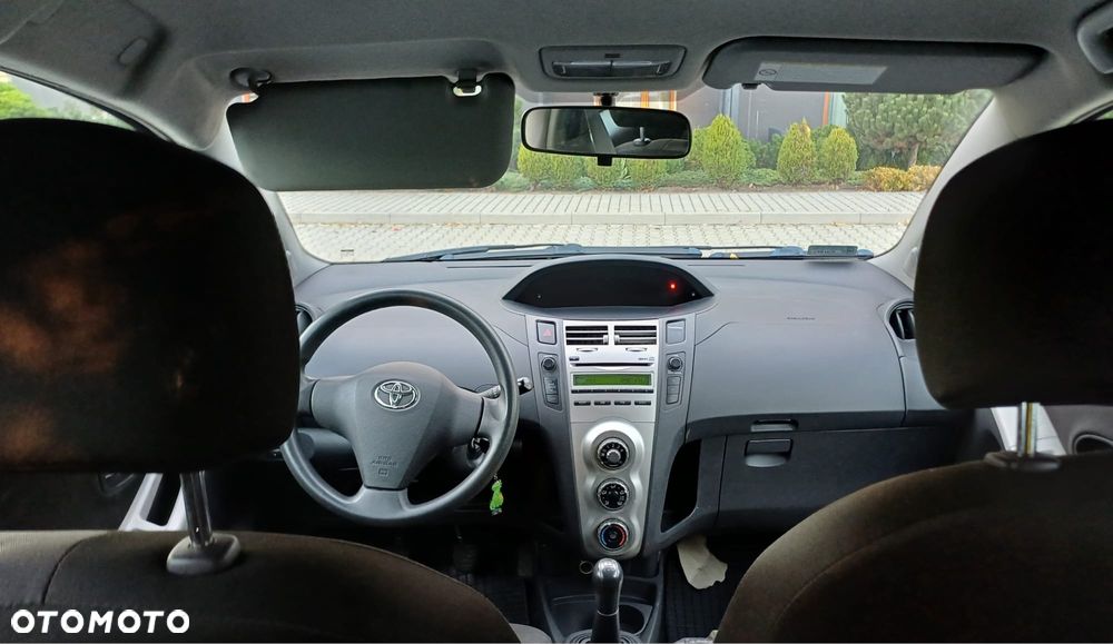 Toyota Yaris - 7