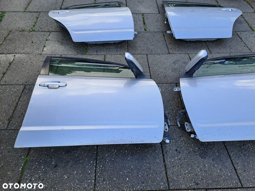 Toyota Prius II błotniki kod lakieru 1F7 - 4