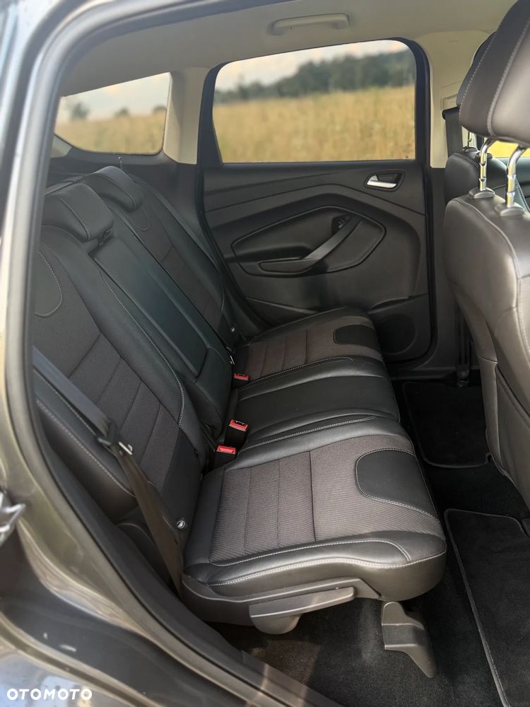 Ford Kuga 1.5 EcoBoost 2x4 Titanium - 31