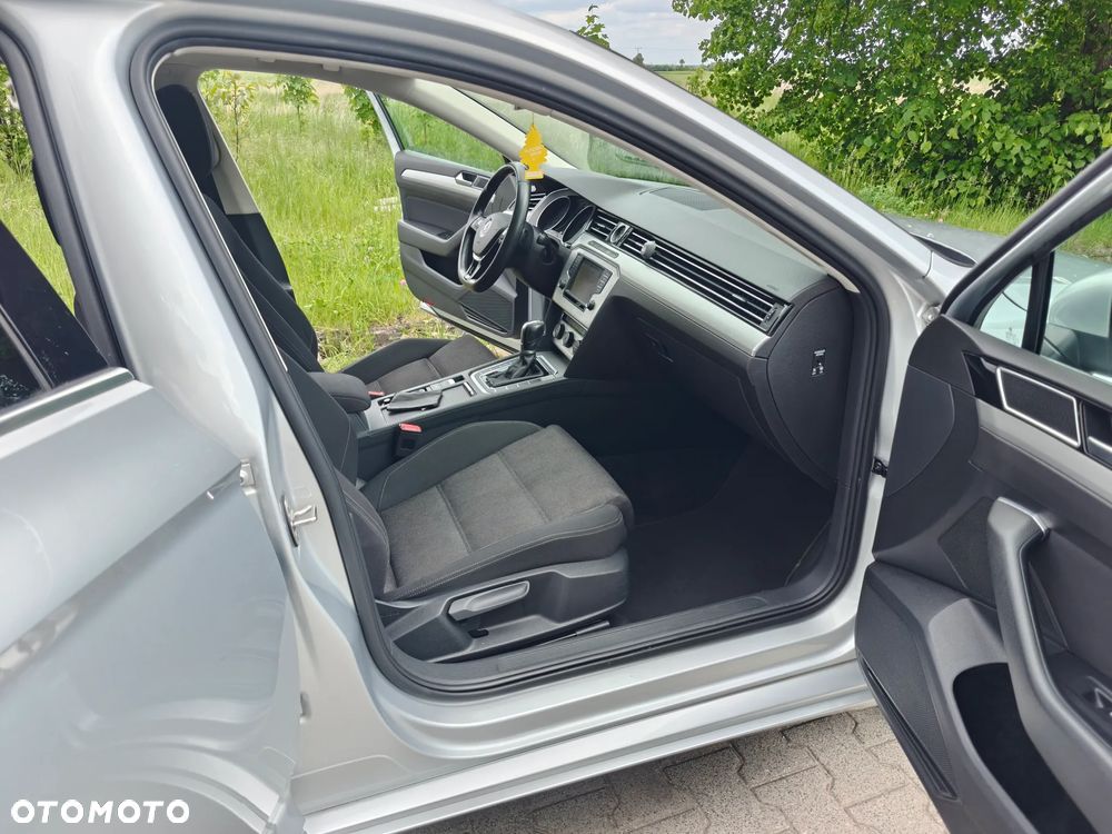 Volkswagen Passat - 23