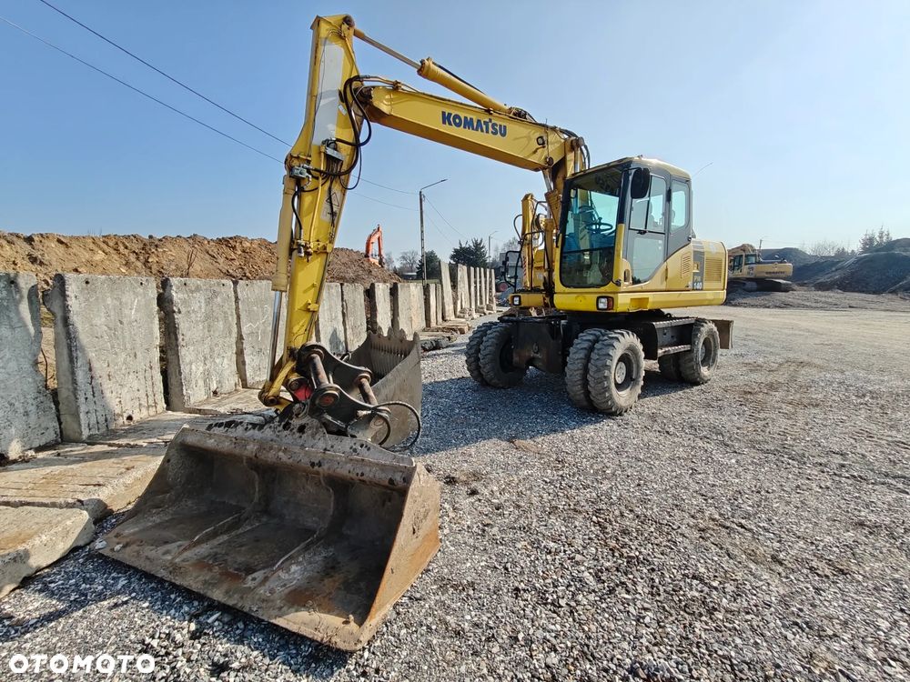Komatsu PW140 - 3
