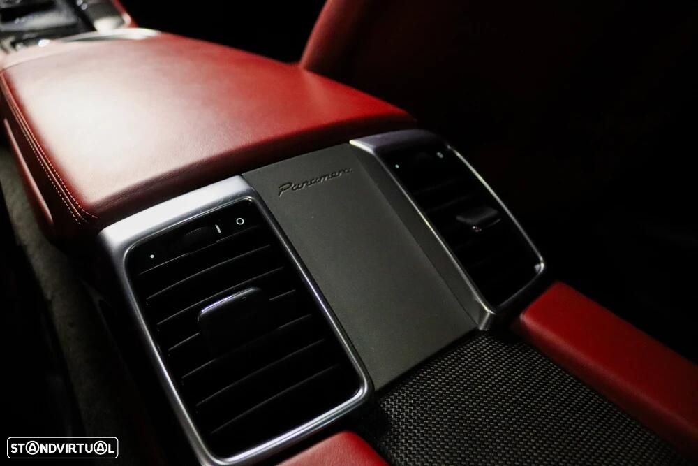 Porsche Panamera - 34