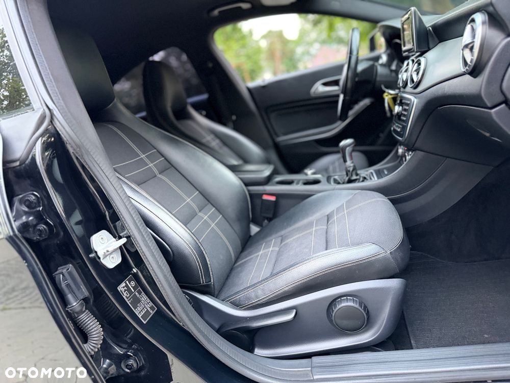 Mercedes-Benz CLA 200 AMG Line - 13