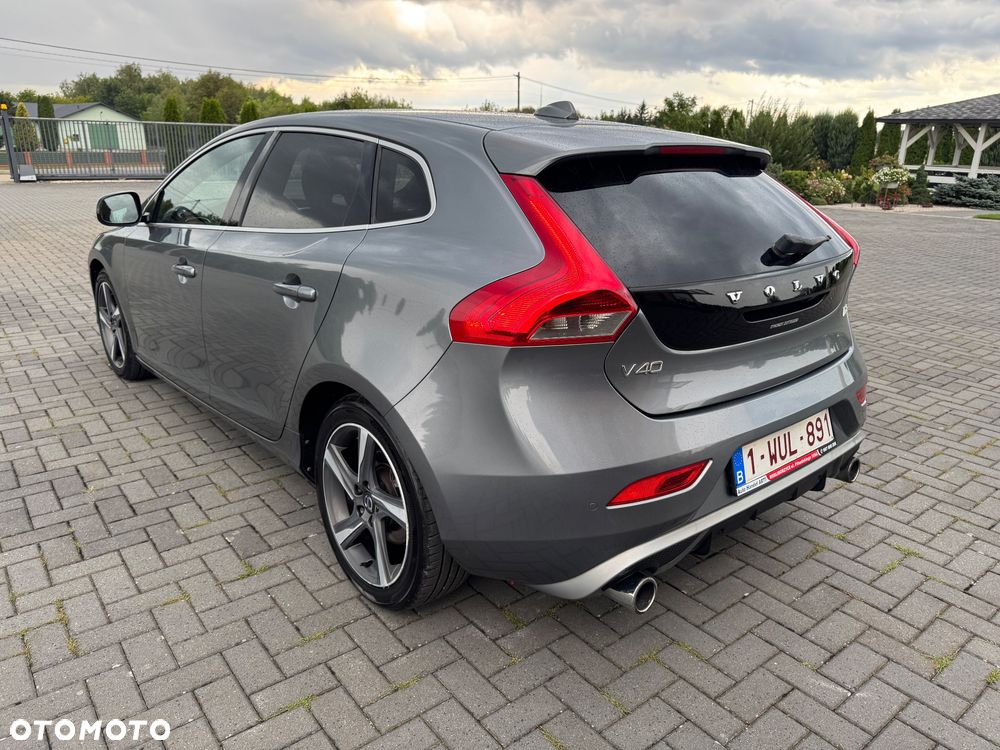Volvo V40 D2 R Design - 3