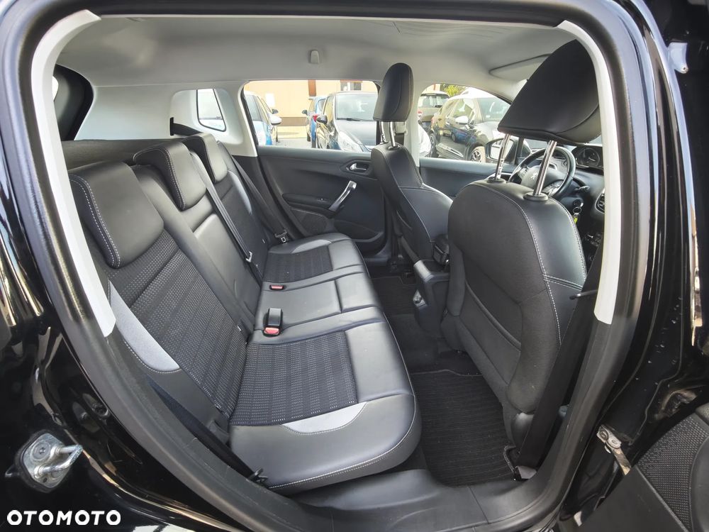 Peugeot 2008 BlueHDi FAP 120 STOP & START Crossway - 22