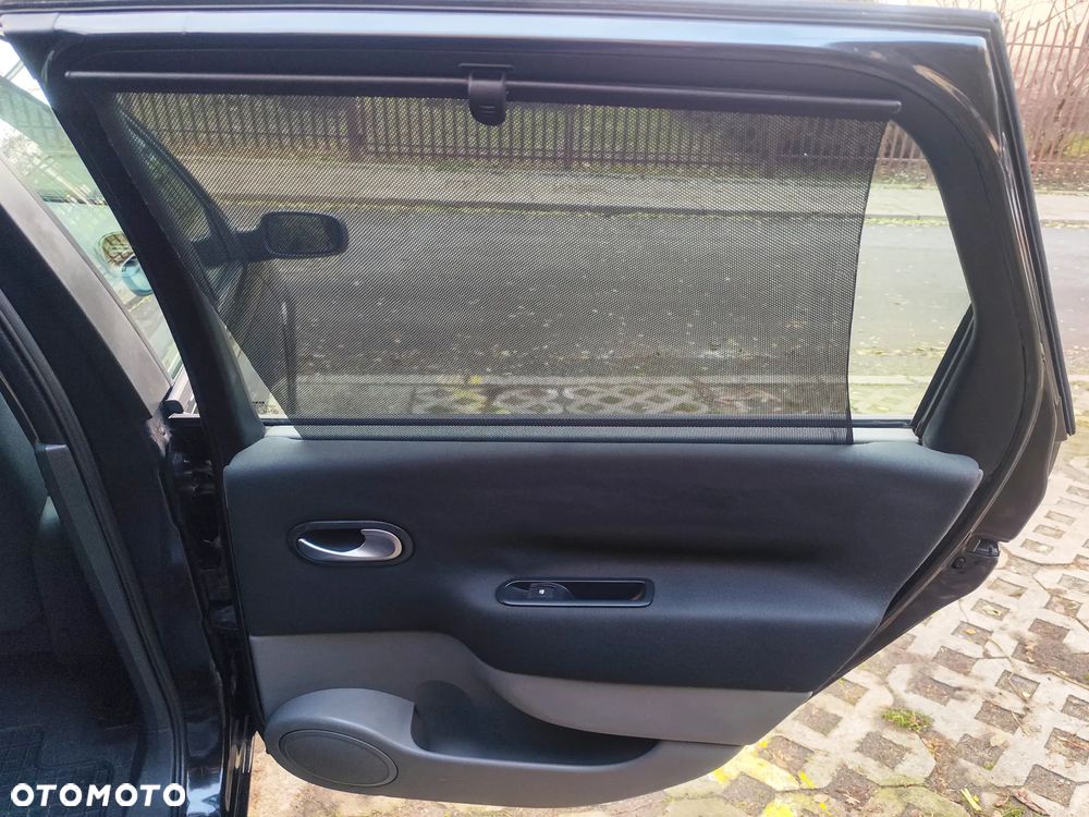 Renault Scenic 1.6 16V Privilege - 11