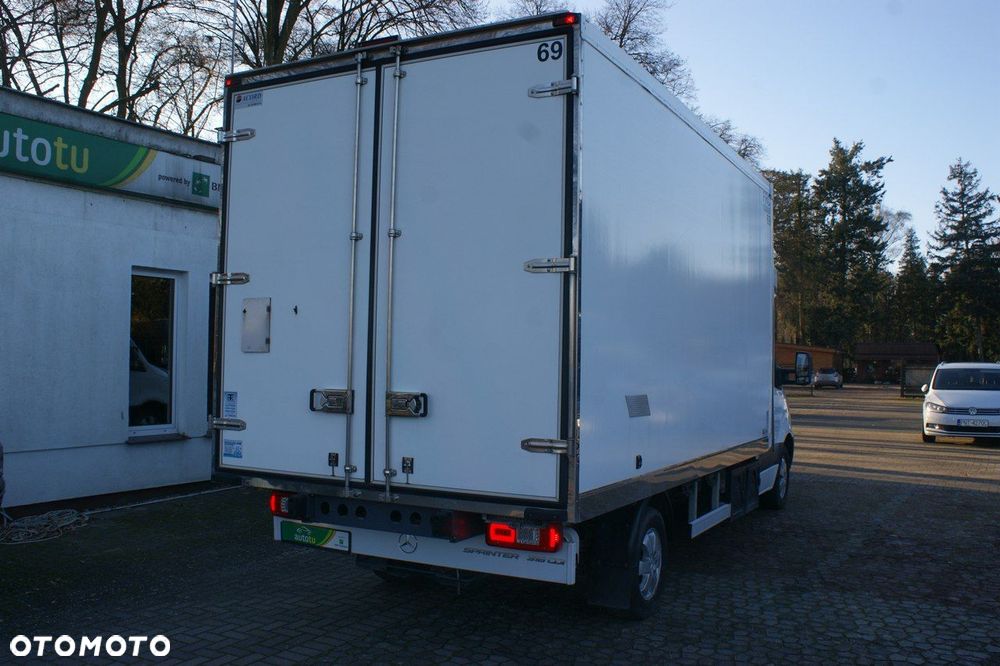 Mercedes-Benz Sprinter - 15