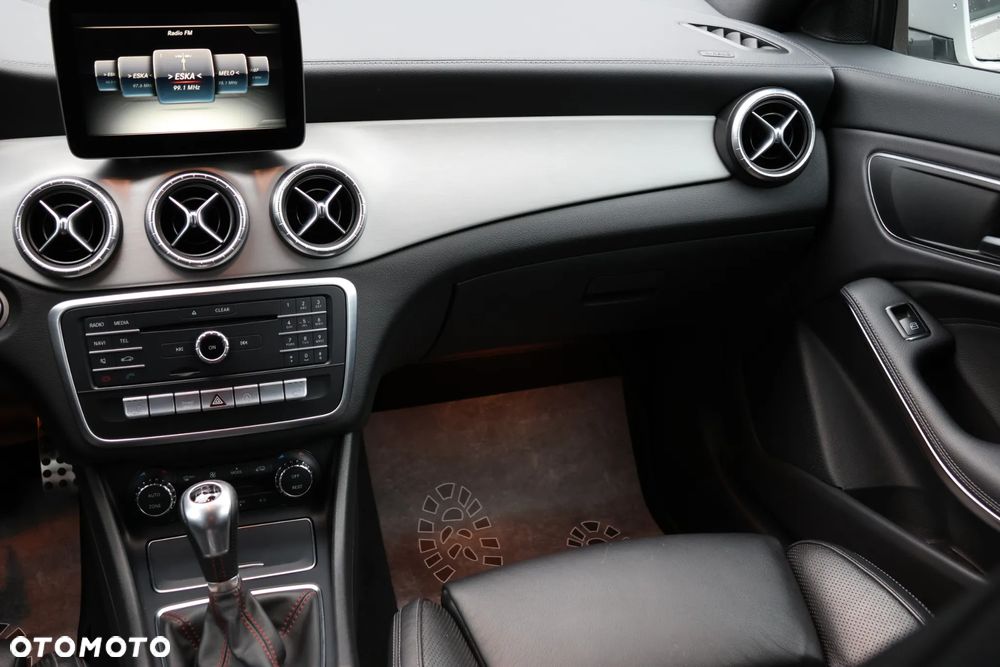Mercedes-Benz CLA 180 d AMG Line - 30