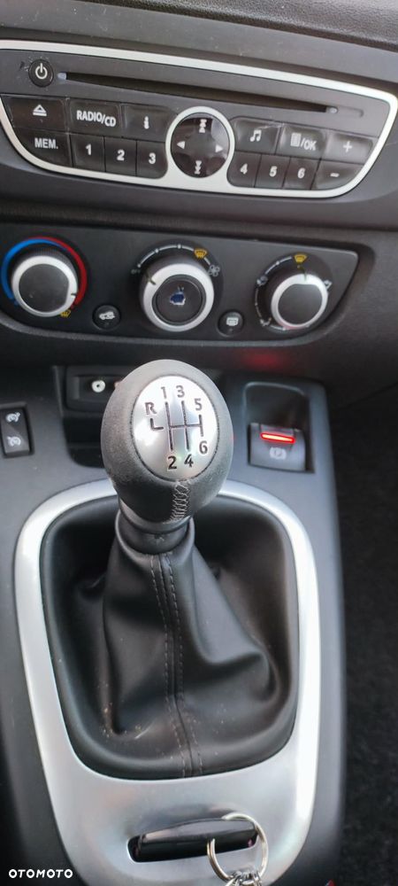 Renault Scenic 1.6 16V Authentique - 5