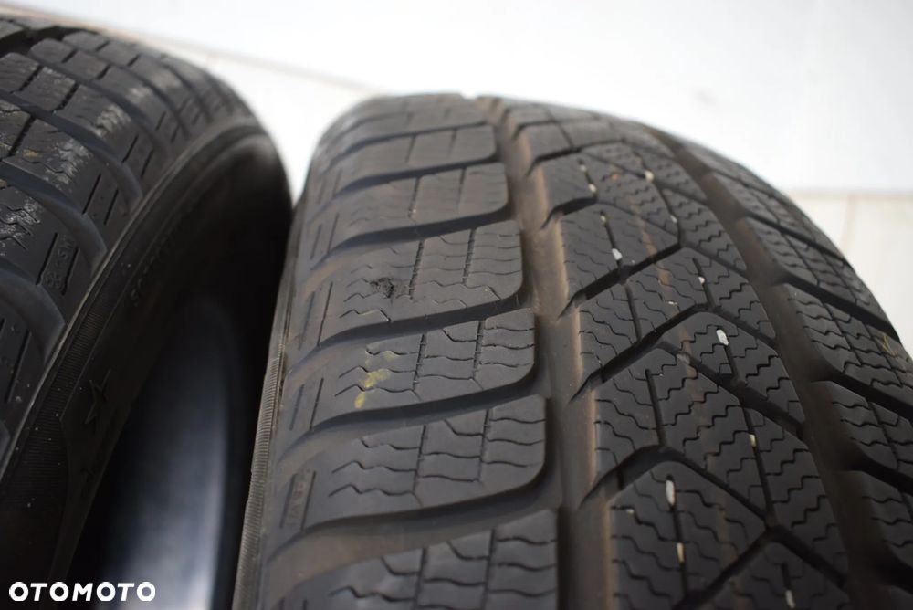 R17 205/60 Pirelli Sottozero 3 * - 10