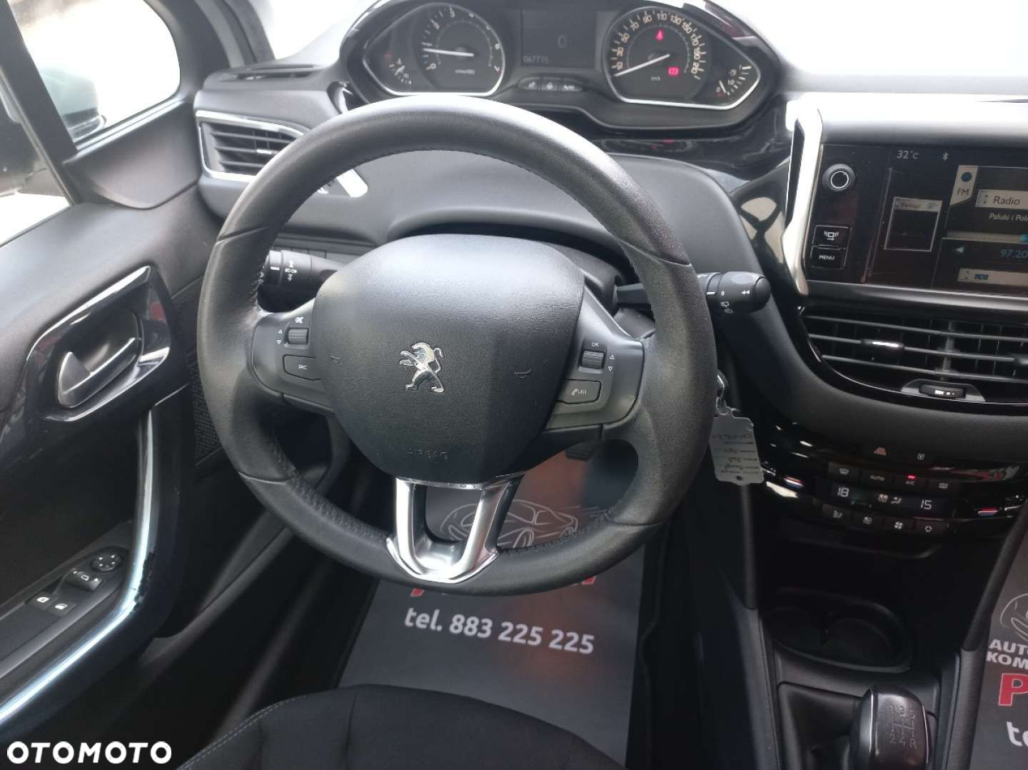Peugeot 208 - 17