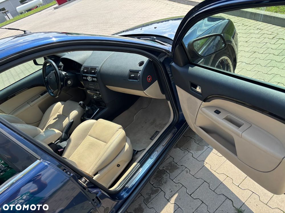 Ford Mondeo 2.0 Ghia - 5