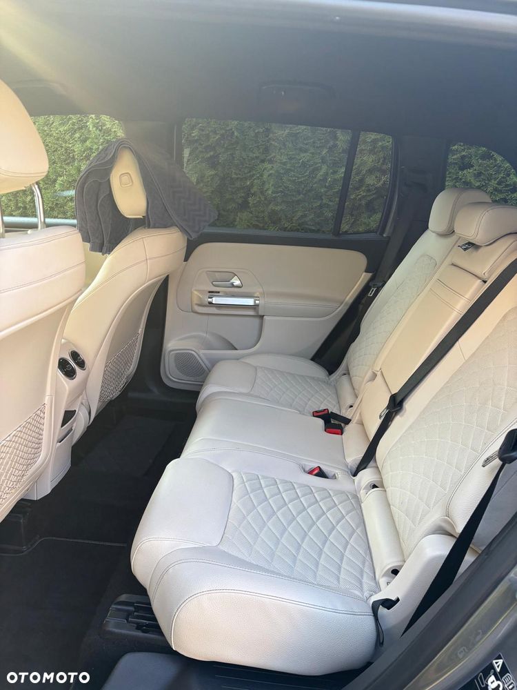 Mercedes-Benz GLB 200 7G-DCT - 11