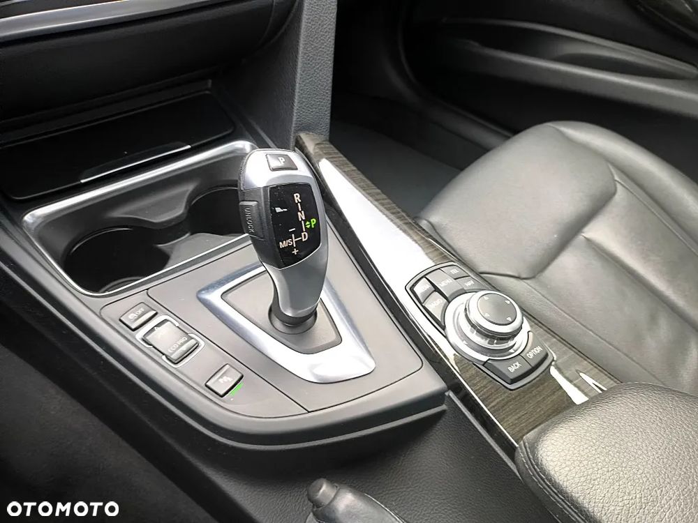 BMW Seria 3 330d Luxury Line - 30