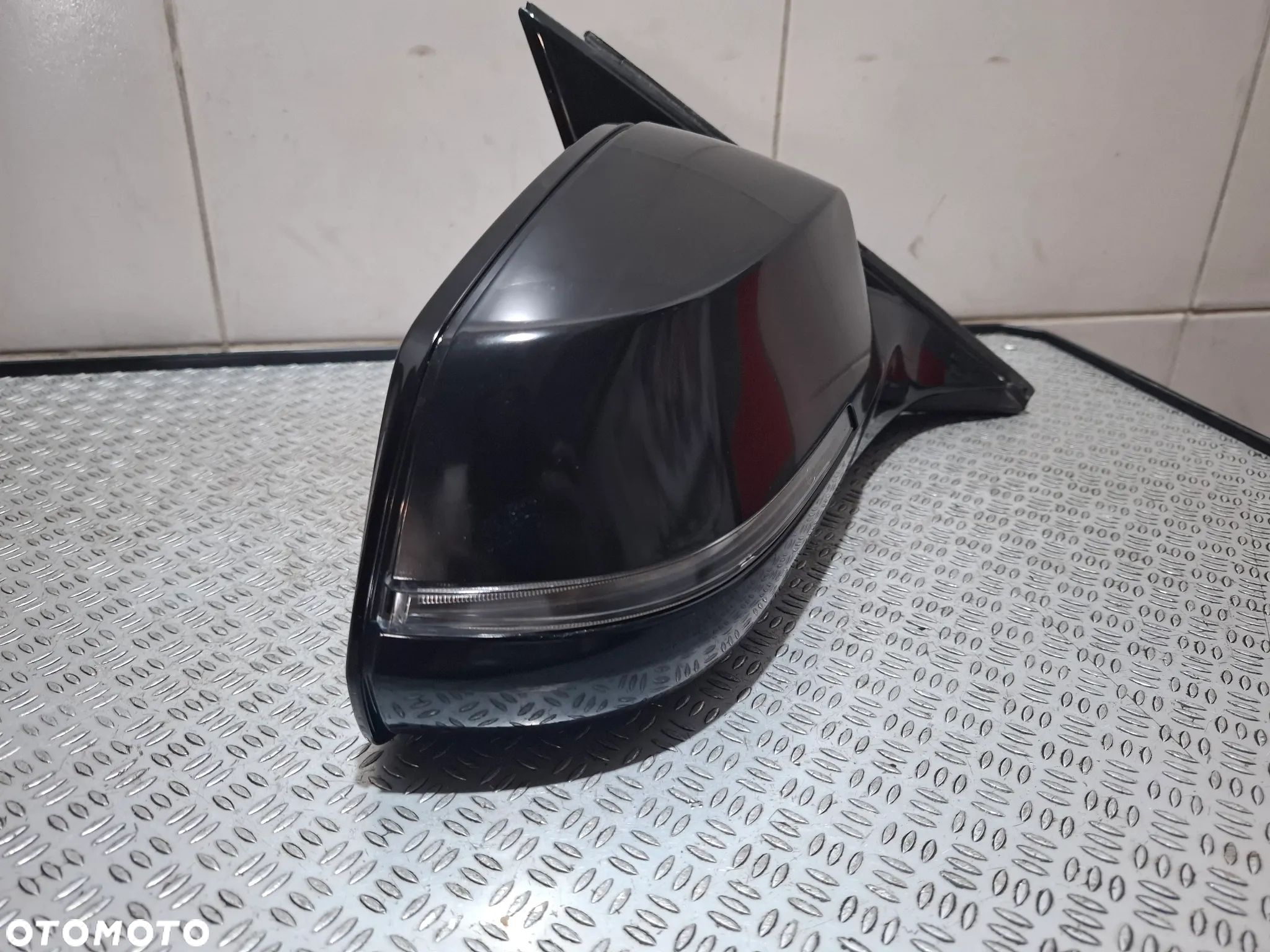 Lusterko zewnętrzne drzwi prawy przód BMW 5 F10- F11 rok 2014 lift kolor 668  5-PIN - 2
