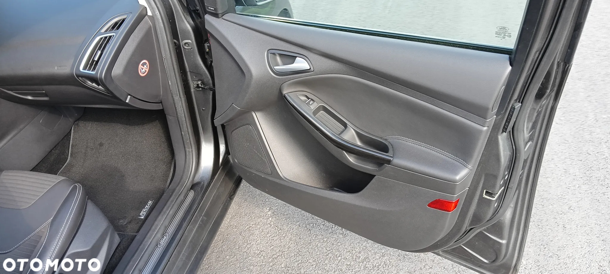 Ford Focus Turnier 1.5 EcoBoost Start-Stopp-System Titanium - 20