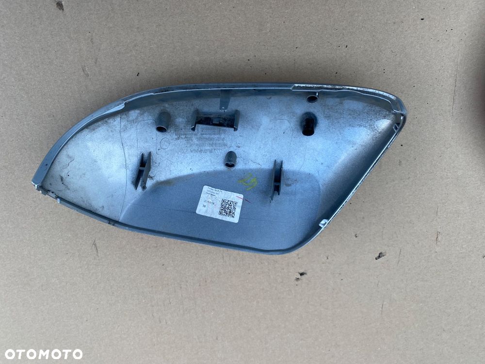 TOYOTA COROLLA E21 19- OBUDOWA NAKŁADKA LUSTERKA PRAWA LUSTERKO ZEWNĘTRZNE PRAWE e210 e 210 e 21 VIII 9301-004-RH 9301004RH lakierowana sedan - 3