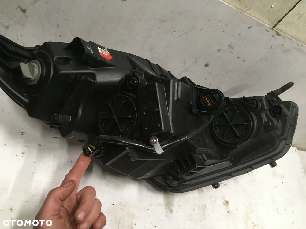 REFLEKTOR LEWY LAMPA LEWA PRZÓD HYUNDAI IX20 - 7