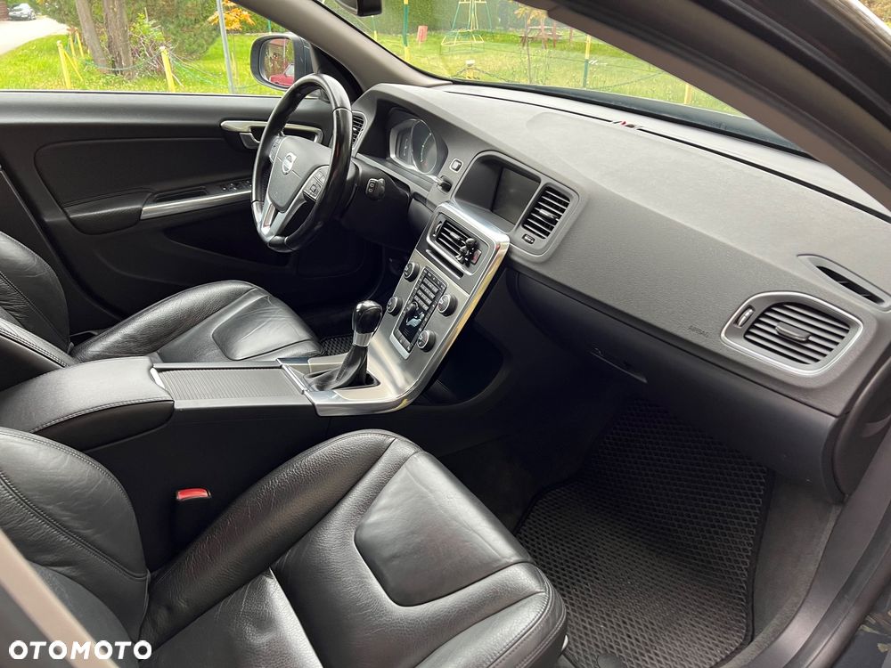 Volvo V60 D2 Summum - 8
