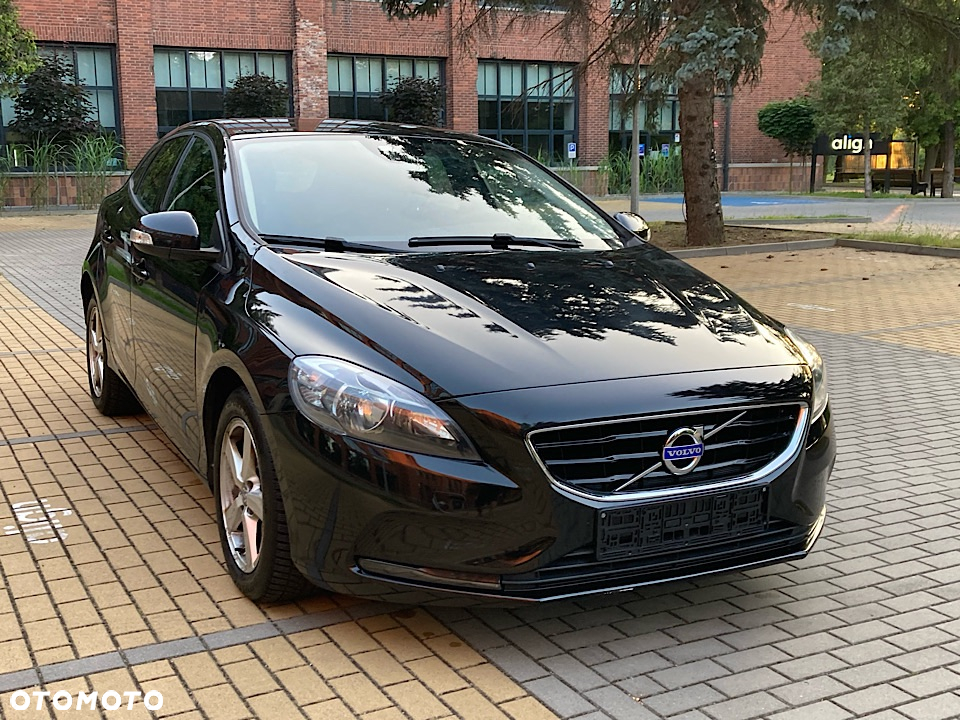 Volvo V40 - 25