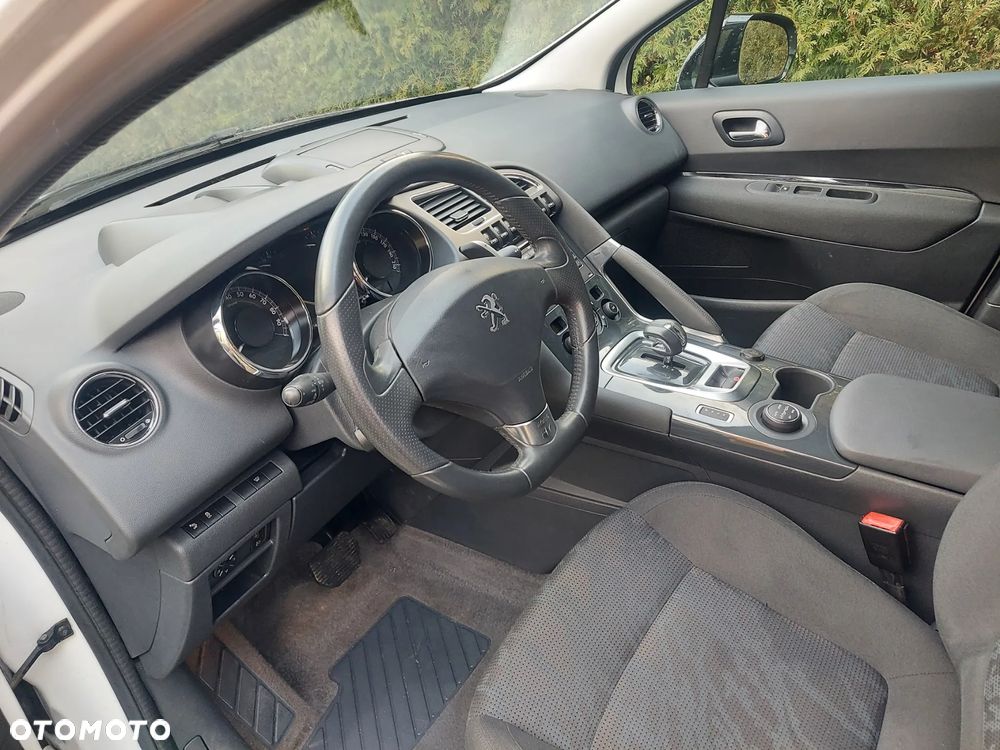 Peugeot 3008 Hybrid4 - 6