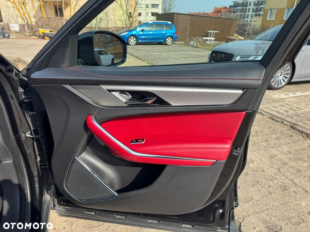 Jaguar F-Pace D300 AWD R-Dynamic SE 90th Anniversary Edition - 15