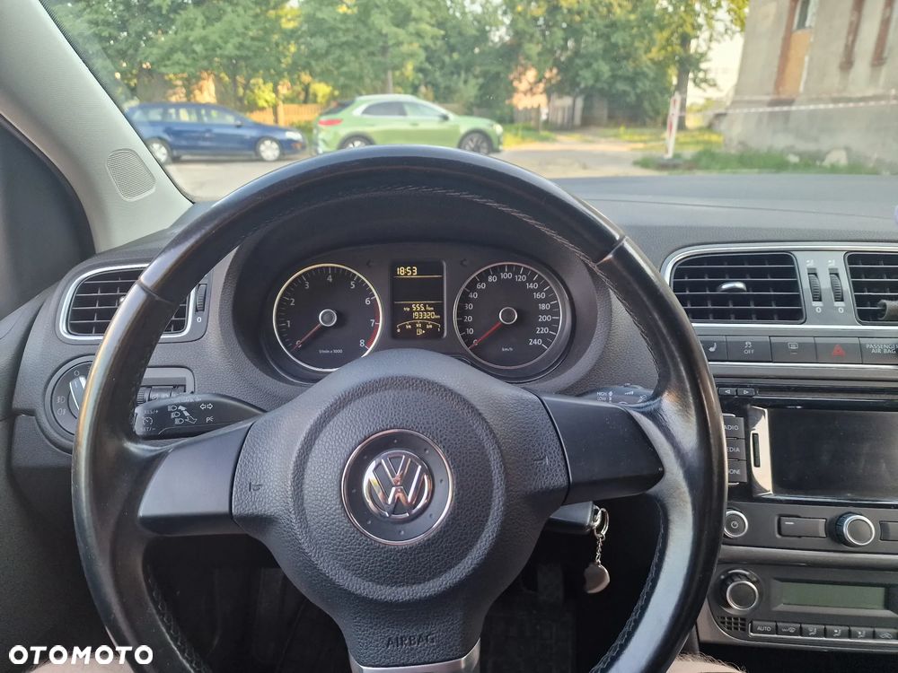 Volkswagen Polo 1.4 16V Comfortline - 8