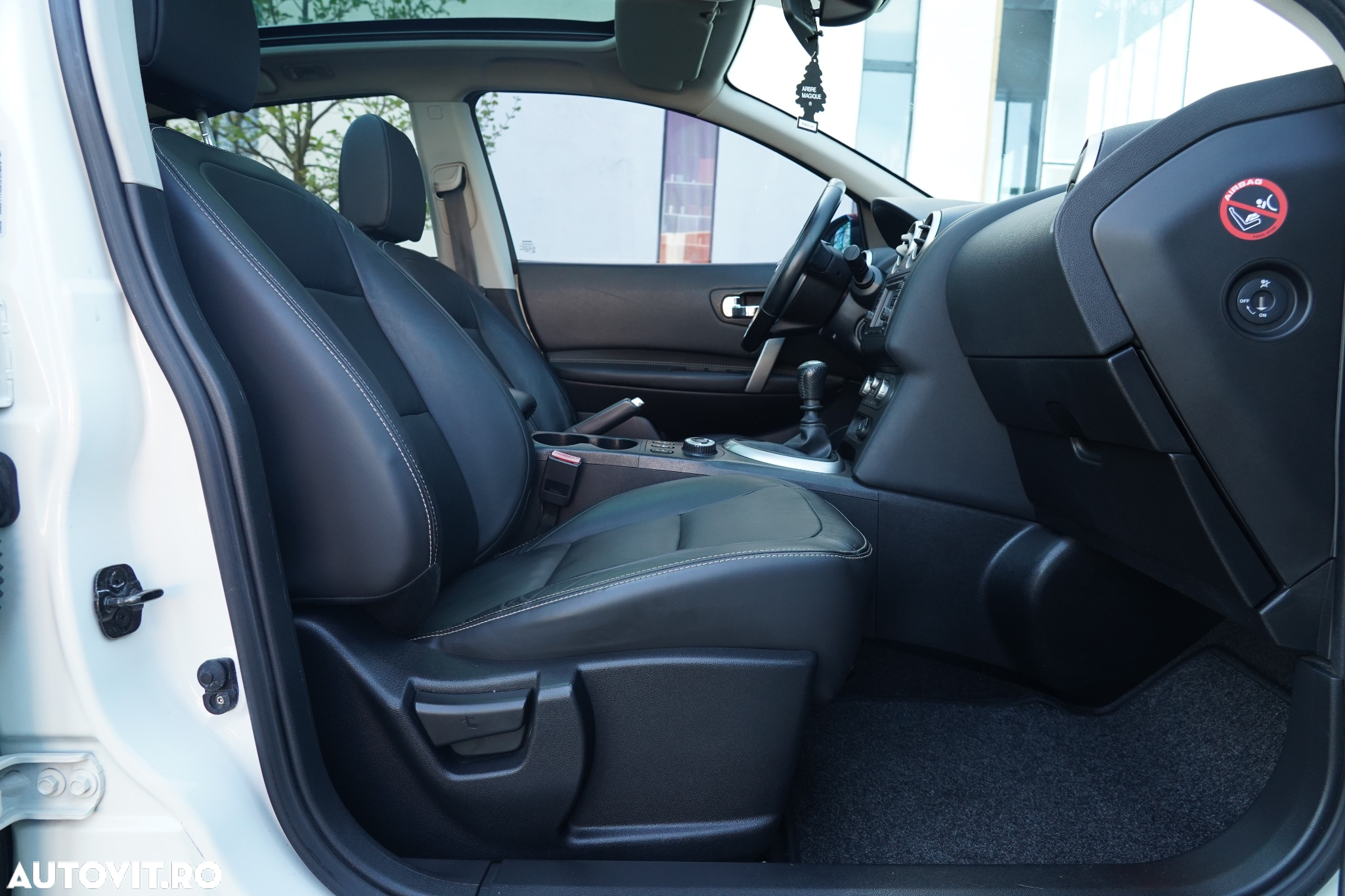 Nissan Qashqai 2.0 DCI 4 x 4 DPF tekna - 13