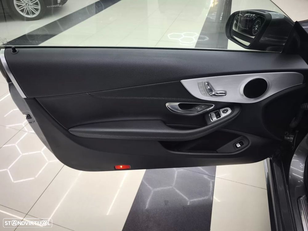 Mercedes-Benz C 220 d Coupe 9G-TRONIC AMG Line - 19
