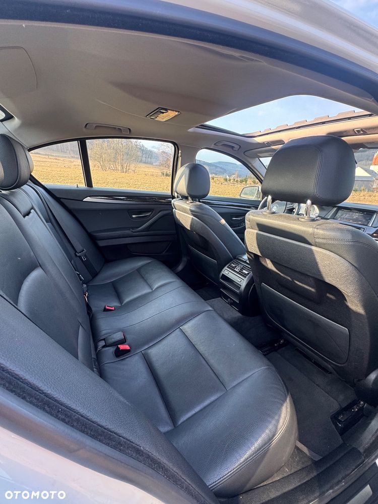 BMW Seria 5 535i xDrive Sport-Aut Luxury Line - 8