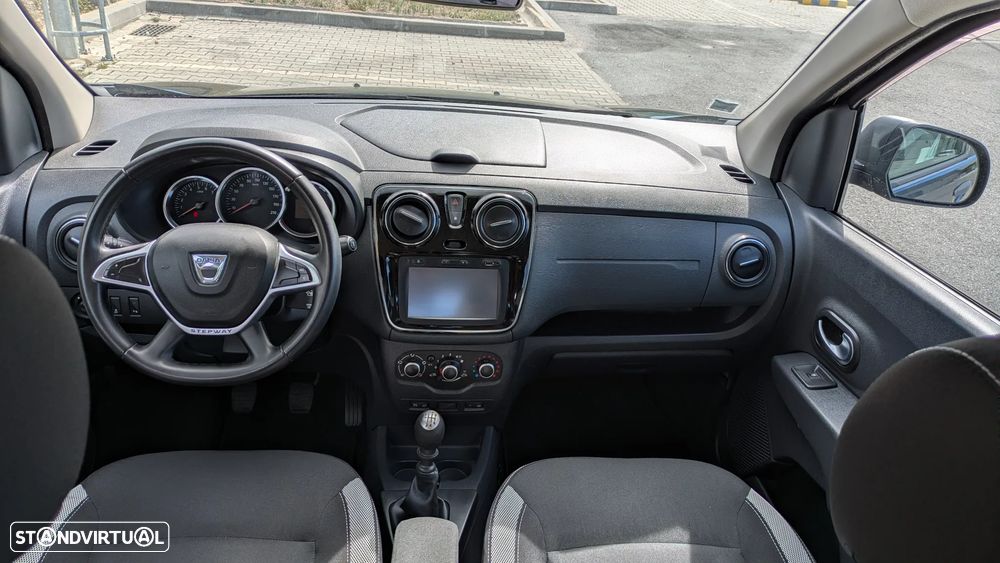 Dacia Lodgy 1.5 Blue dCi Stepway 7L - 6
