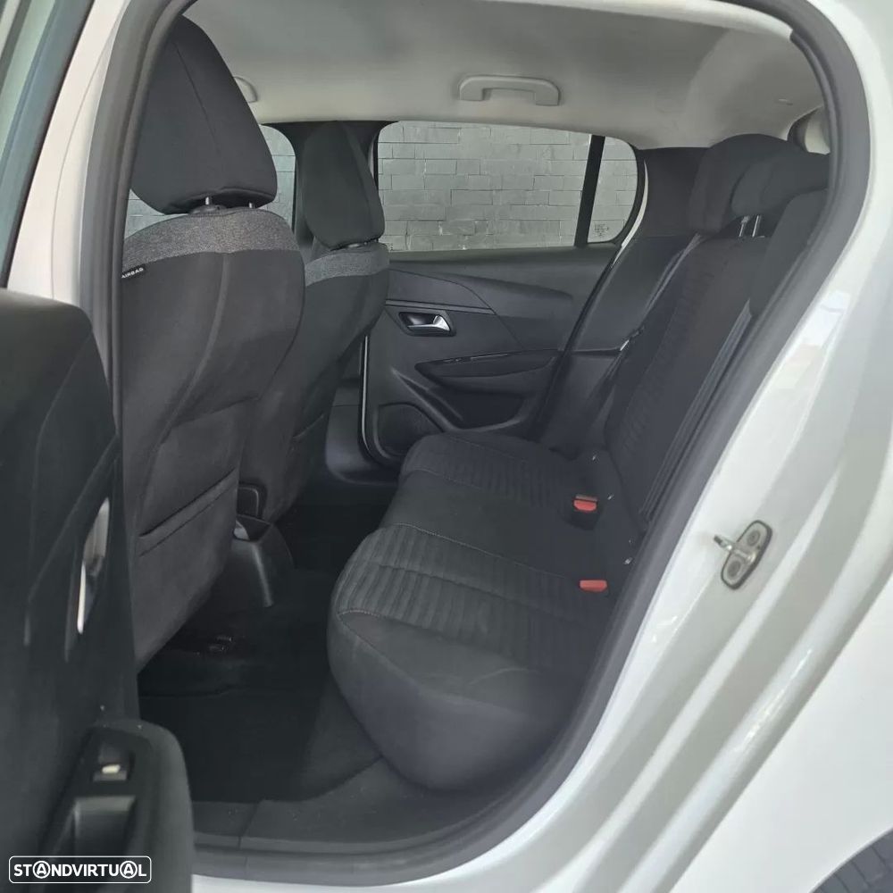 Peugeot 208 1.2 PureTech Active Pack - 18