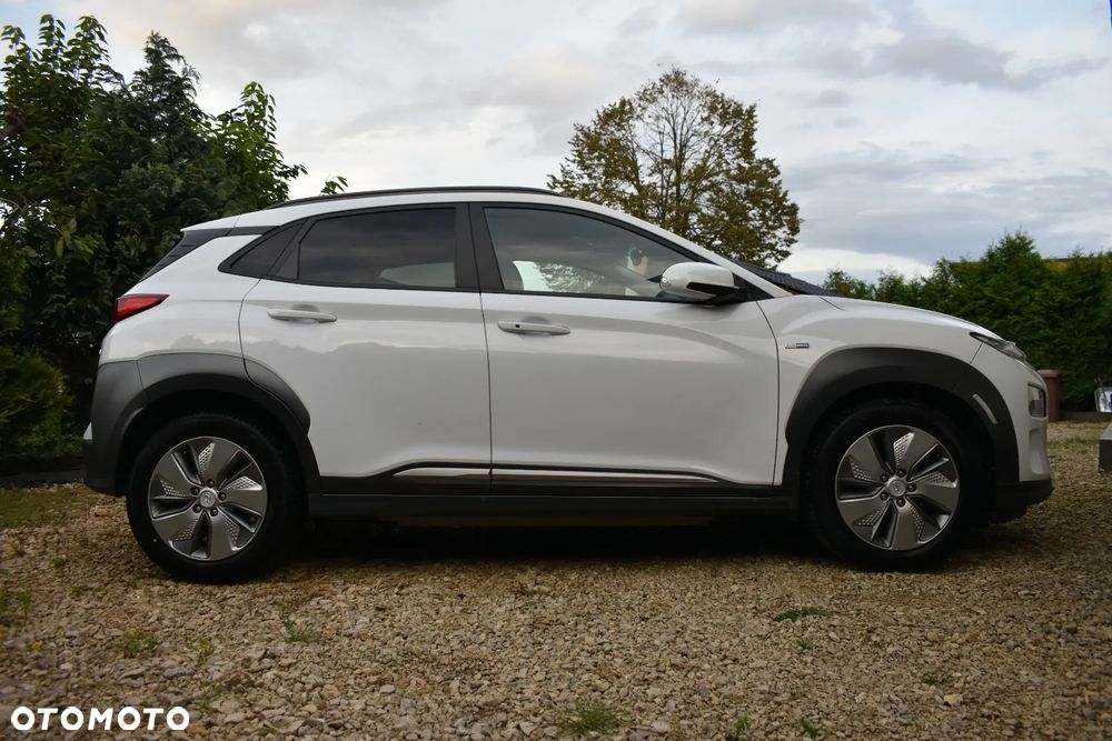 Hyundai Kona 64kWh Premium - 8