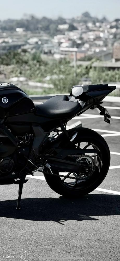 Yamaha R - 3