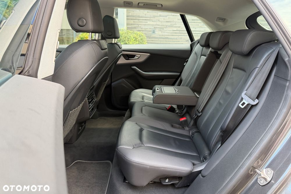 Audi Q8 55 TFSI e Quattro Tiptronic - 27