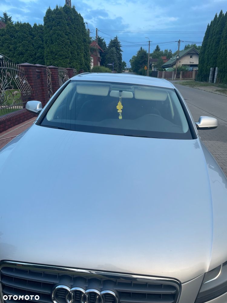 Audi A4 Limousine - 4